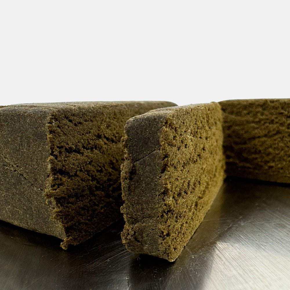 Tranche d'un morceaux de CBD Crémeux